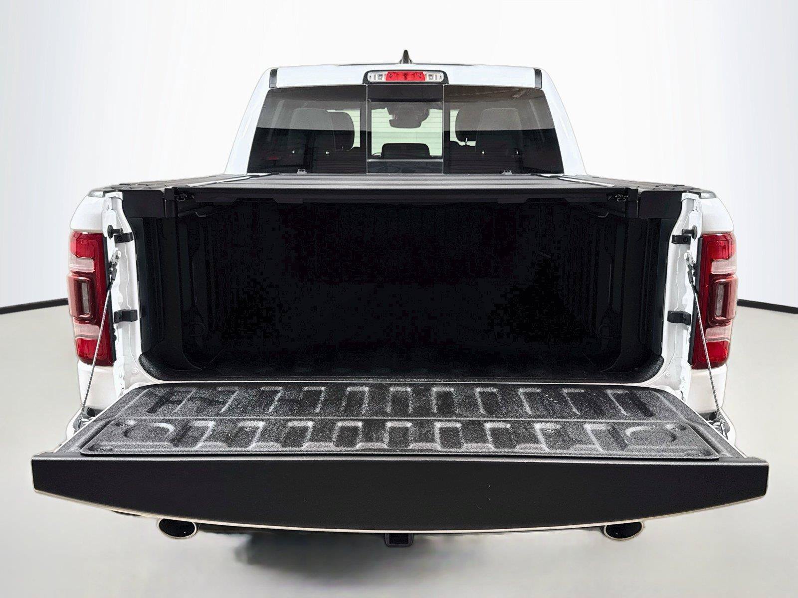Used 2024 RAM 1500 Laramie AWD/4WD image 26