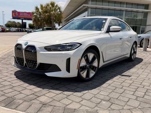 Used 2023 BMW i4 eDrive40 RWD image 1
