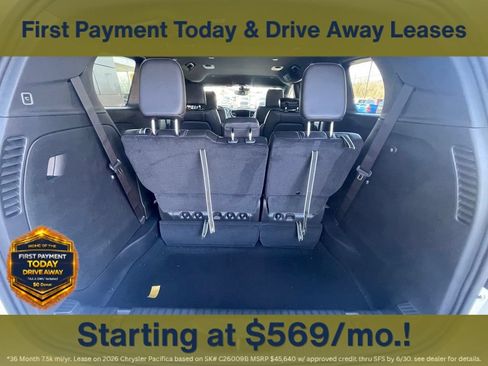 New 2026 Chrysler Pacifica Select FWD image 10
