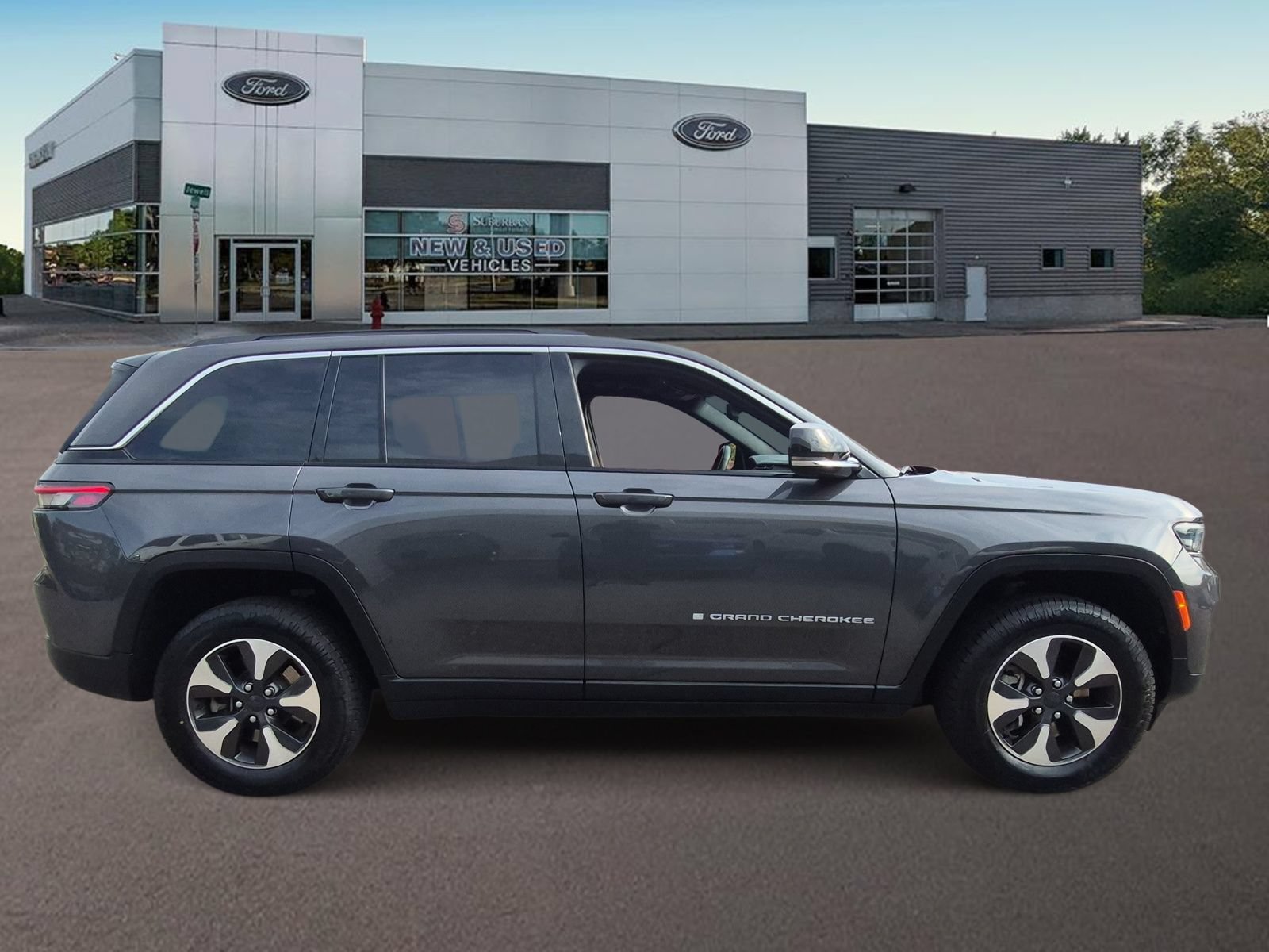 Used 2024 Jeep Grand Cherokee Limited 4xe AWD/4WD image 10