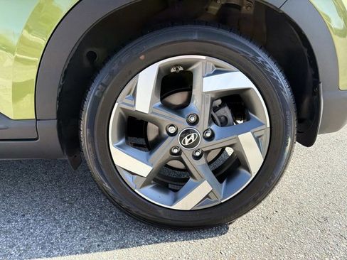 Used 2022 Hyundai Venue SEL image 10