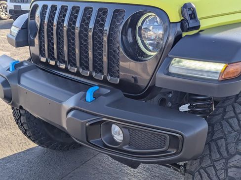 Used 2023 Jeep Wrangler Unlimited w/ Convenience Group AWD/4WD image 12