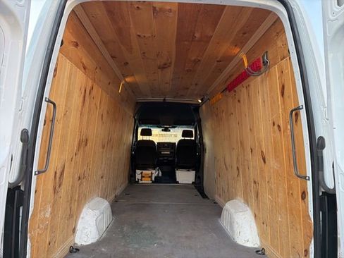 Used 2021 Mercedes-Benz Sprinter 2500 image 7