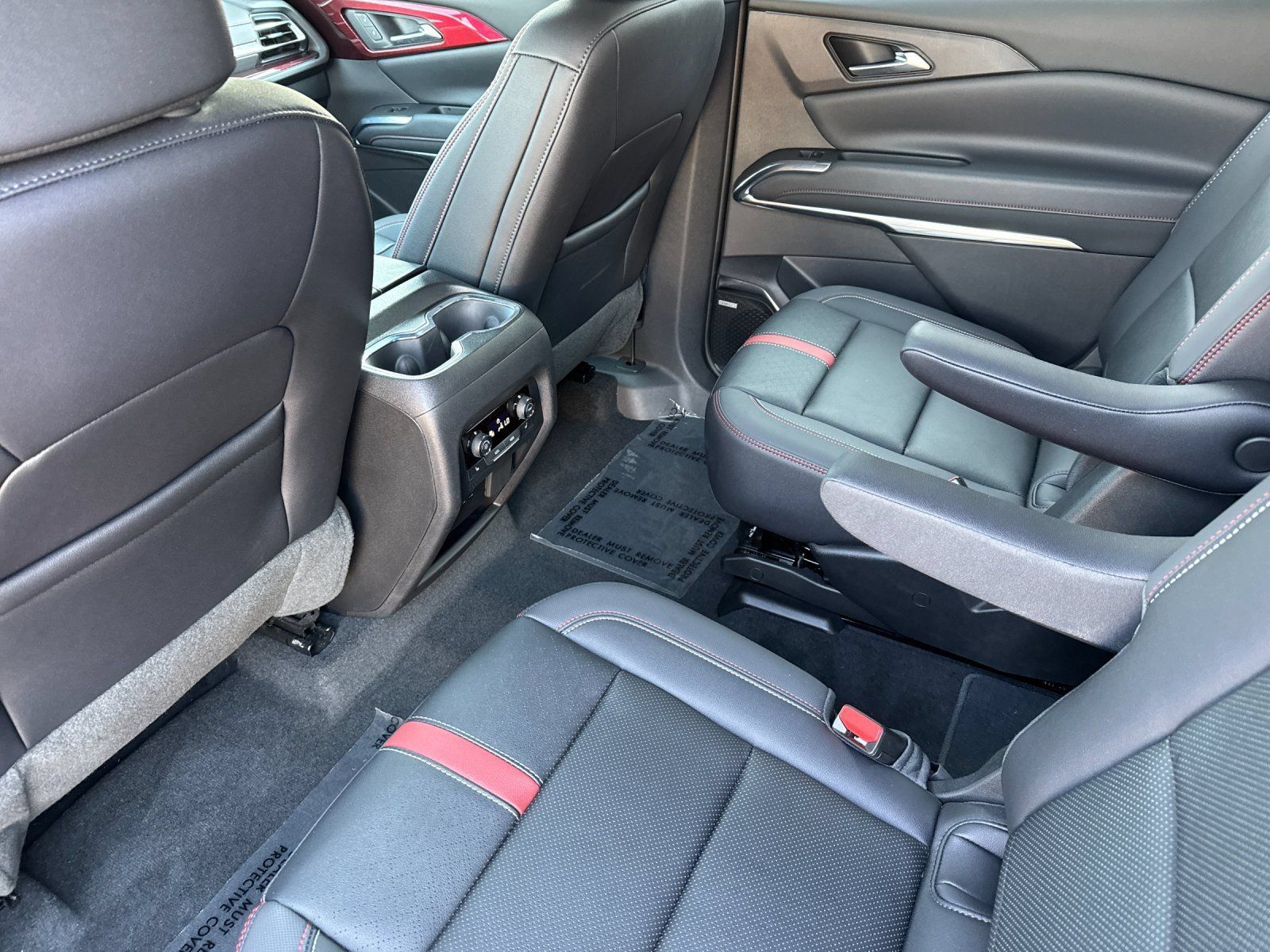 Used 2025 Chevrolet Traverse RS AWD/4WD image 11
