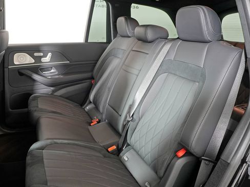 Certified 2025 Mercedes-Benz GLS 63 AMG 4MATIC image 32