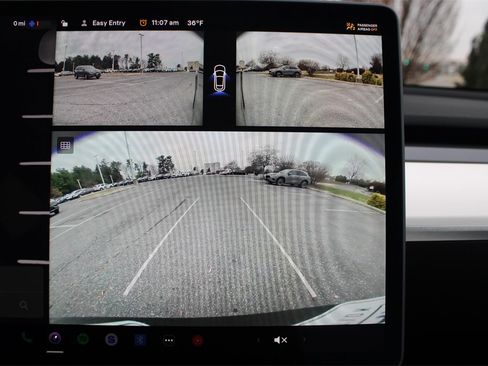 Used 2025 Tesla Model Y Long Range image 14