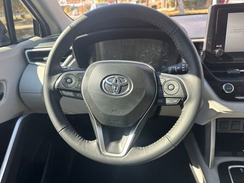 Certified 2025 Toyota Corolla Cross LE image 26