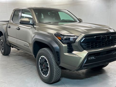 New 2026 Toyota Tacoma TRD Off-Road AWD/4WD image 7