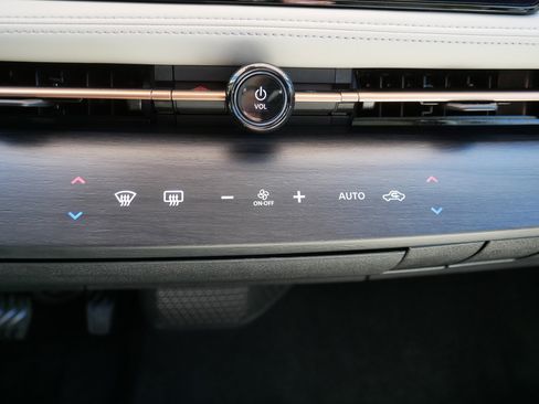 Certified 2024 Nissan Ariya AWD image 23