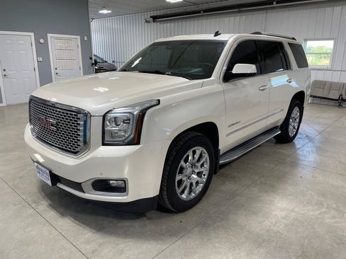 Used 2015 GMC Yukon Denali w/ Touring Package AWD/4WD image 3