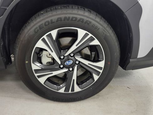 Used 2026 Subaru Crosstrek 2.5i Premium AWD/4WD image 9
