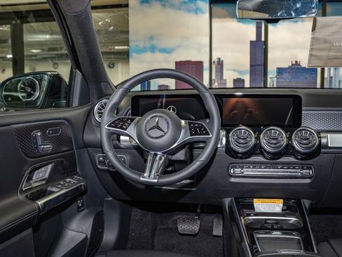 Used 2026 Mercedes-Benz GLB 250 4MATIC image 16