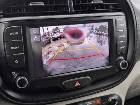 Certified 2022 Kia Soul LX image 17