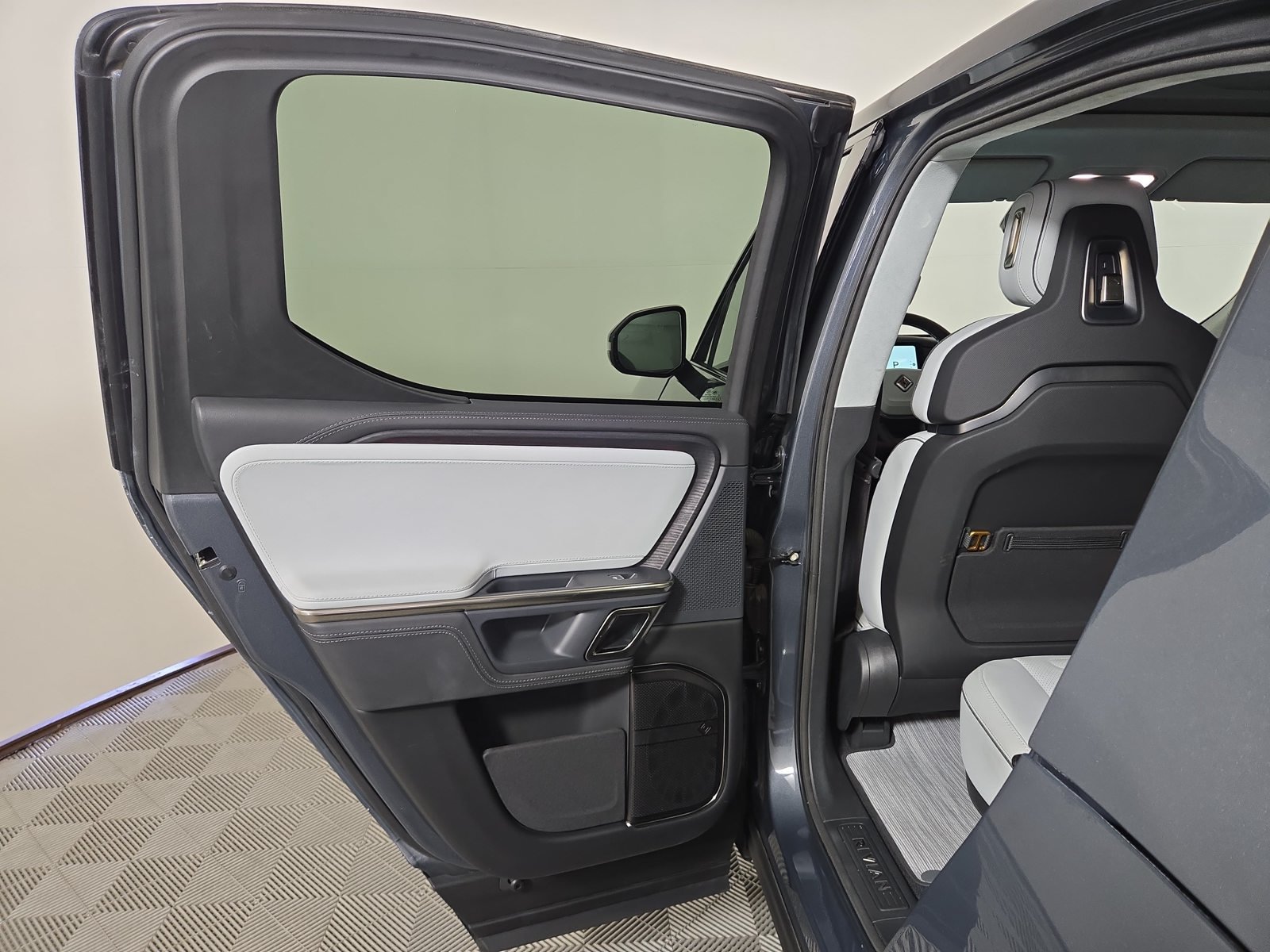 Used 2023 Rivian R1T Adventure Quad AWD/4WD image 17