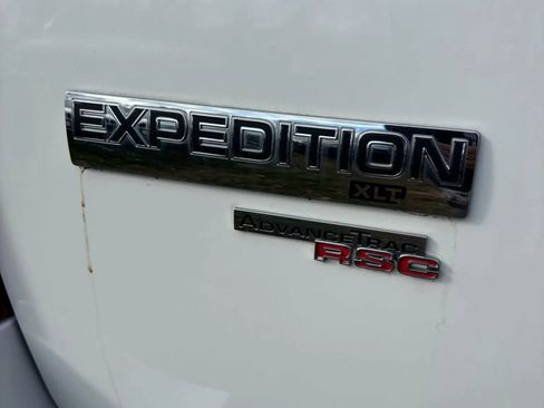 Used 2008 Ford Expedition XLT image 22