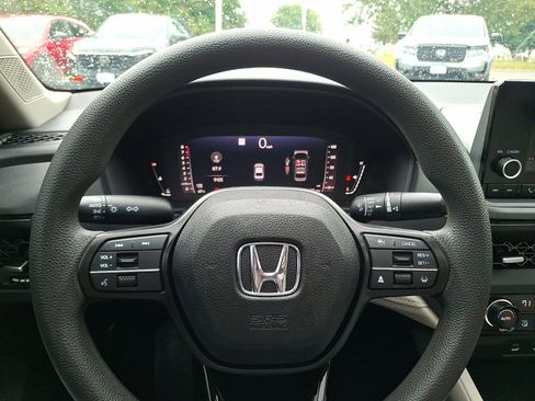Used 2023 Honda Accord EX image 19