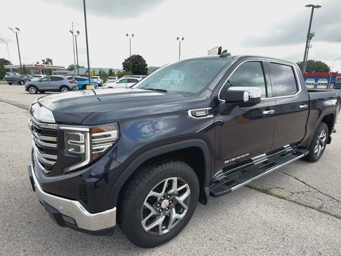 Used 2023 GMC Sierra 1500 SLT w/ SLT Premium Plus Package image 4