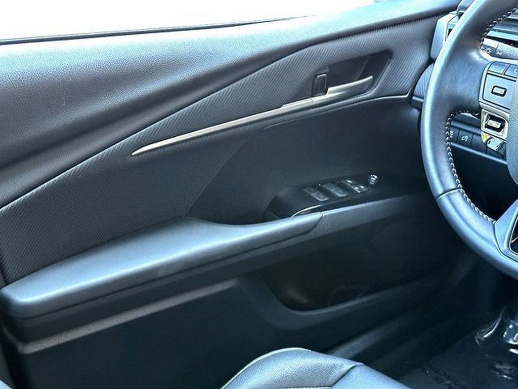 Used 2025 Toyota Camry SE FWD image 26