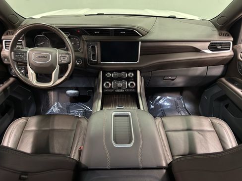 Used 2021 GMC Yukon Denali w/ Denali Premium Package image 34