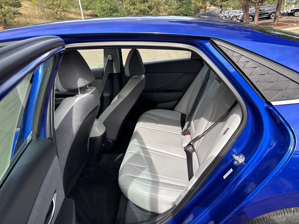 Certified 2024 Hyundai Elantra Limited FWD image 16