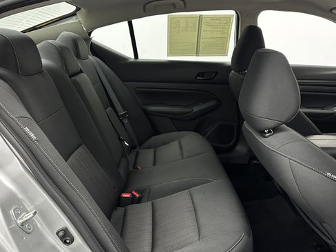 Used 2025 Nissan Altima 2.5 SV image 30