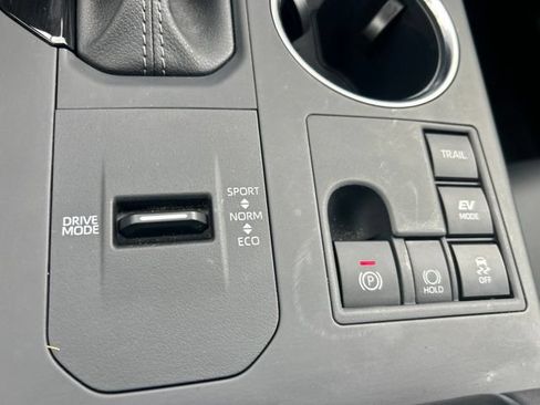 Used 2026 Toyota Highlander XLE AWD/4WD image 35