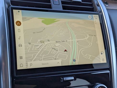 Certified 2024 Land Rover Discovery Dynamic SE image 13