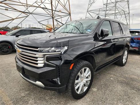 Used 2021 Chevrolet Tahoe High Country w/ Premium Package image 3