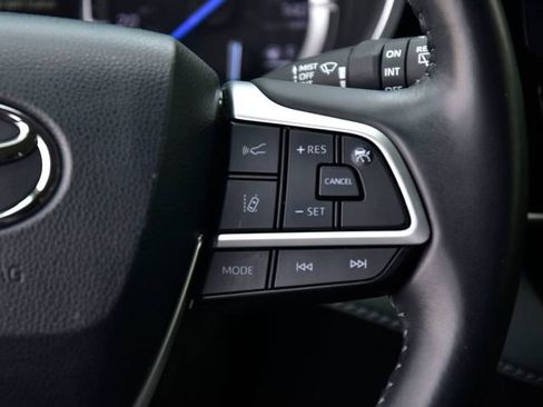 Certified 2022 Toyota Highlander XLE image 22