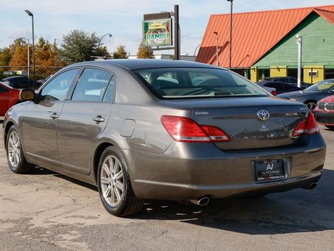 Used 2005 Toyota Avalon Limited image 8