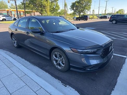 Used 2024 Honda Accord EX image 4