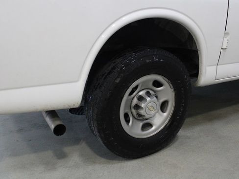 Used 2022 Chevrolet Express 2500 w/ Driver Convenience Package RWD image 24