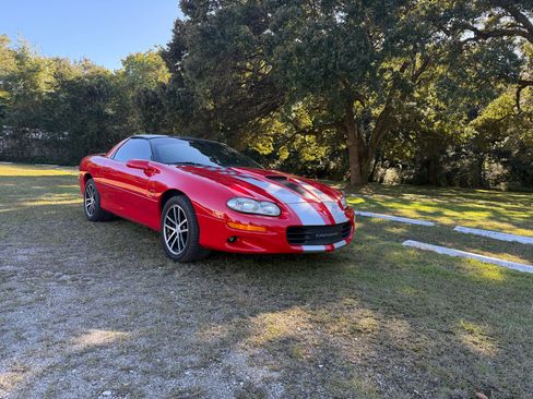 Used 2002 Chevrolet Camaro Z28 w/ SS Performance/Appearance Pkg image 4