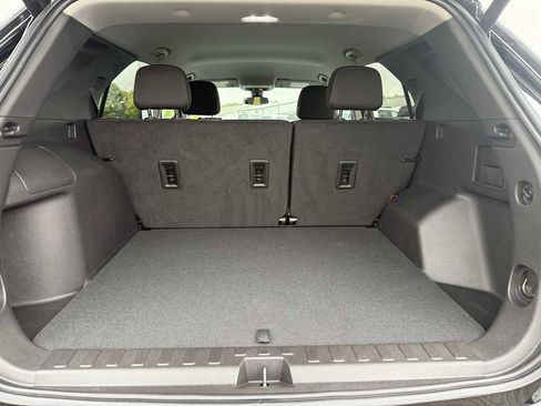Used 2024 Chevrolet Equinox LT image 11