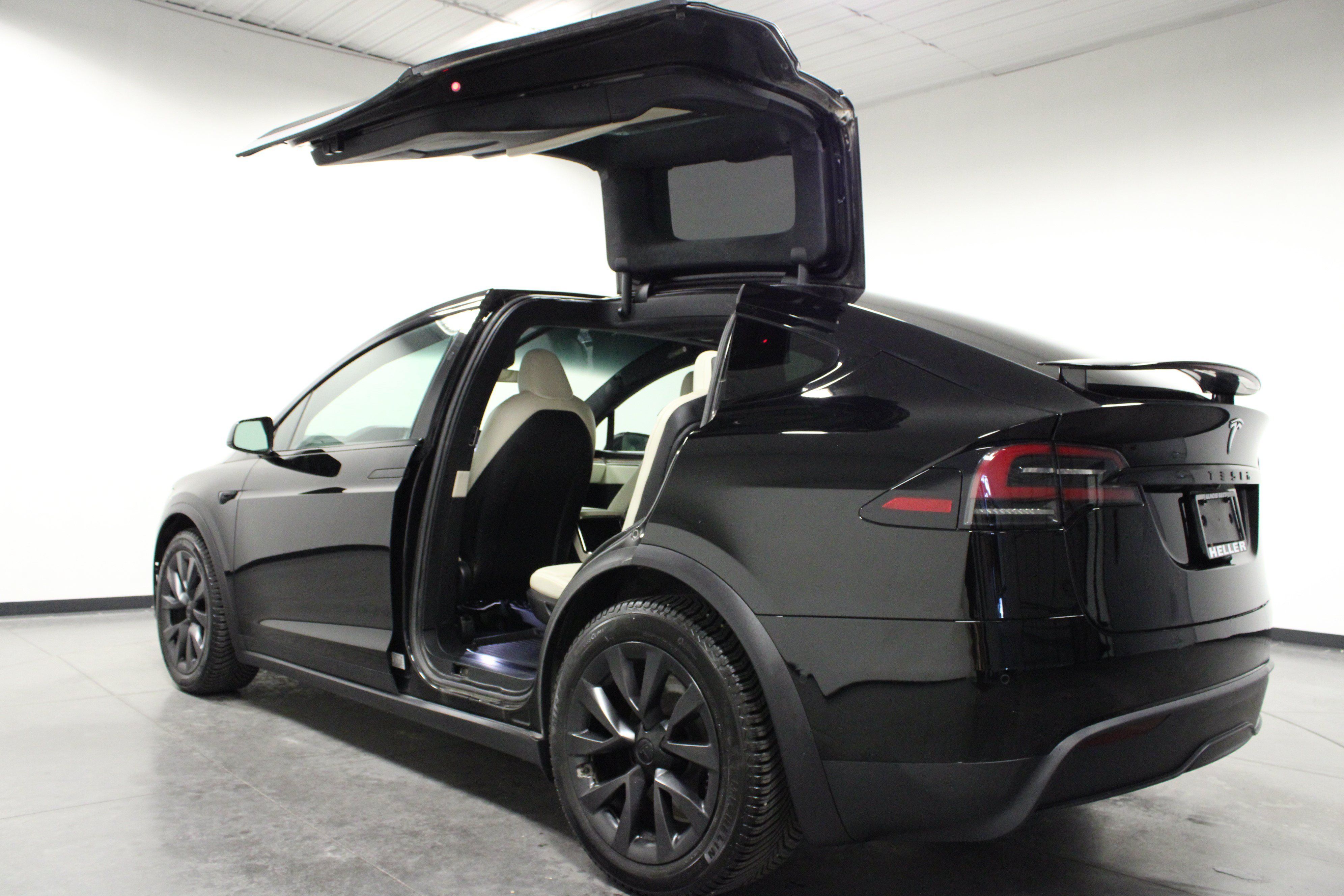 Used 2023 Tesla Model X AWD/4WD image 14