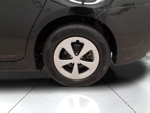 Used 2015 Toyota Prius Four FWD image 25