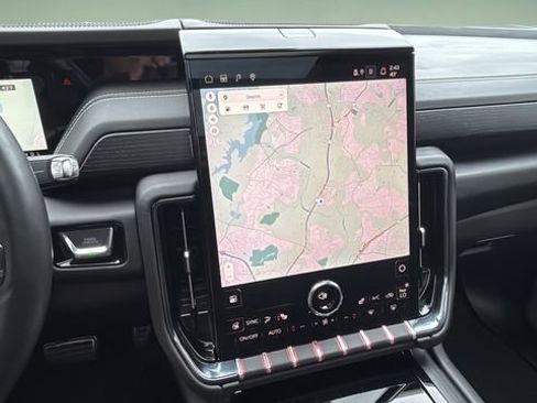 Used 2025 GMC Yukon AT4 Ultimate image 26