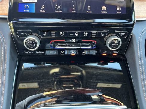 Used 2023 Jeep Grand Cherokee L Summit AWD/4WD image 21