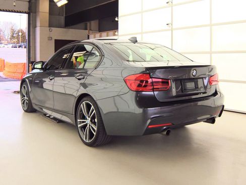 Used 2016 BMW 340i xDrive Sedan w/ Technology Package image 3