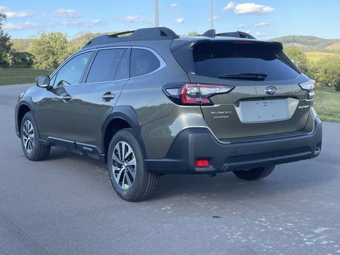 Used 2025 Subaru Outback Limited AWD/4WD image 4