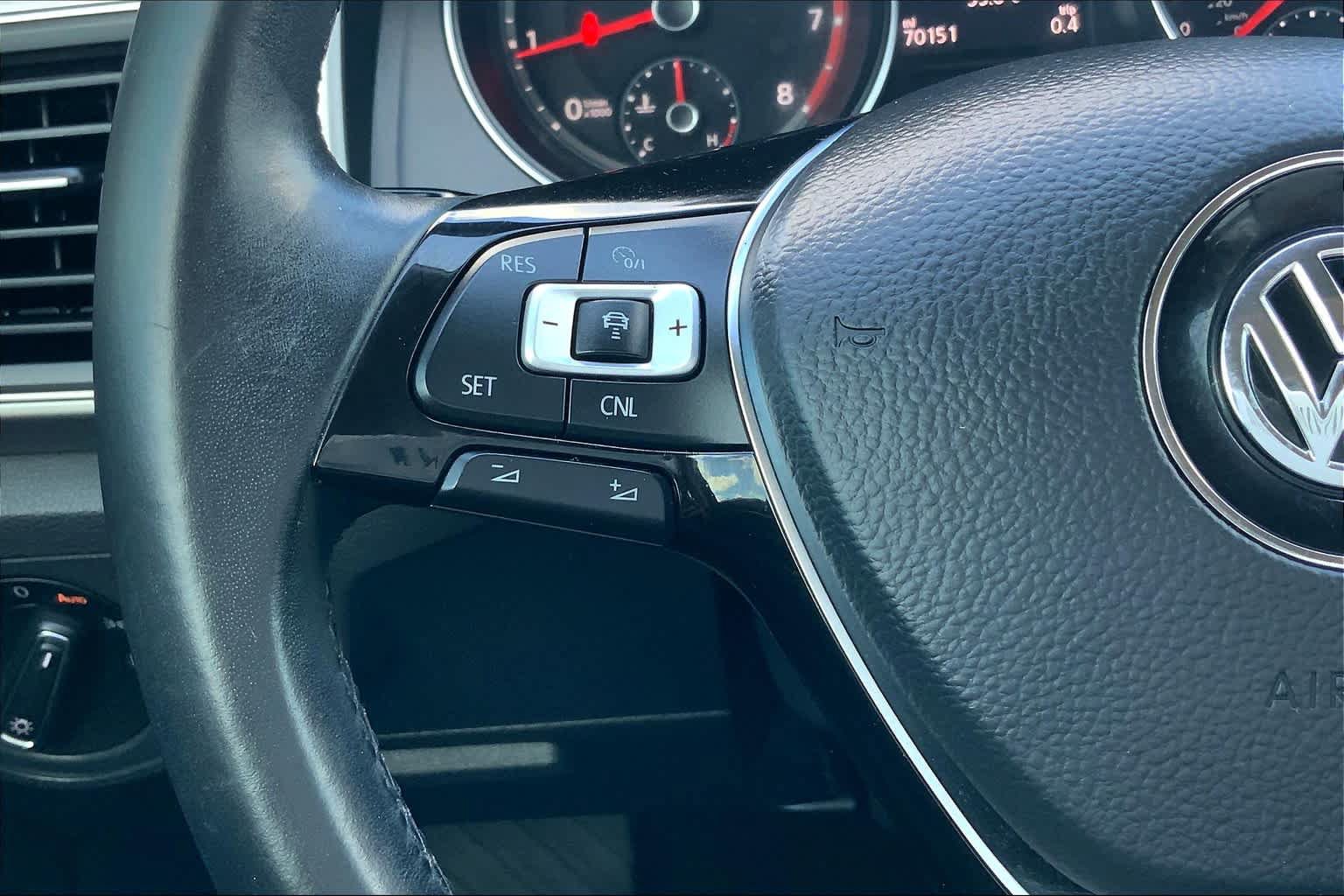 Used 2018 Volkswagen Atlas SE FWD image 23