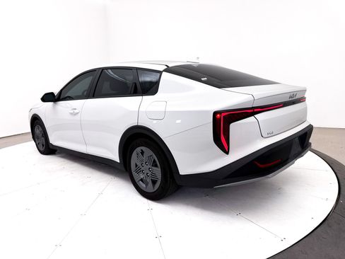 Certified 2025 Kia K4 FWD image 12