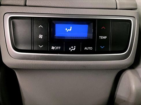 Used 2014 Toyota Highlander XLE image 34