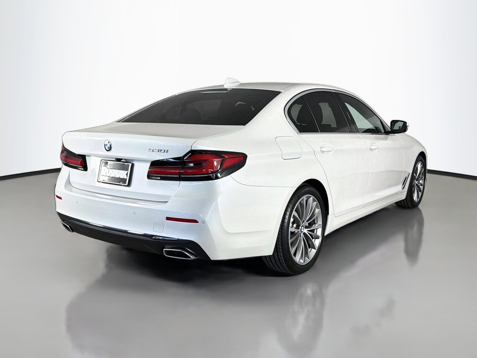 Used 2023 BMW 530i w/ Convenience Package RWD image 7