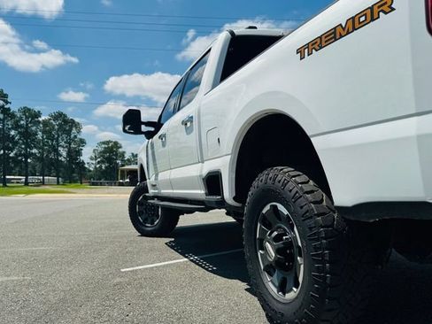 Used 2024 Ford F250 Platinum w/ Tremor Off-Road Package AWD/4WD image 29