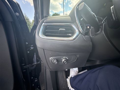 Used 2022 Chevrolet Equinox LT image 17