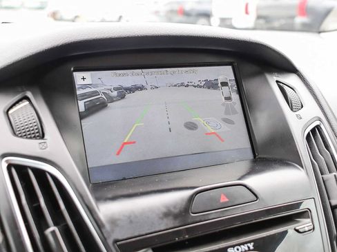 Used 2018 Ford Focus SEL FWD image 20