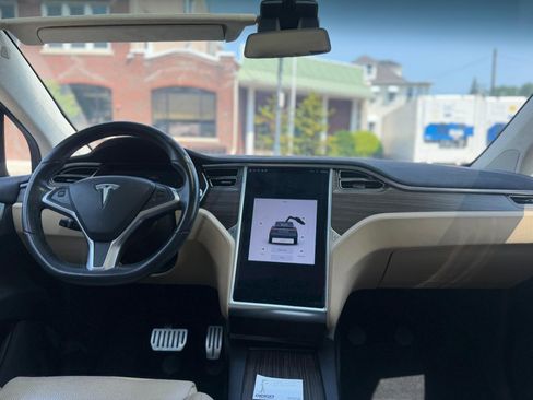 Used 2016 Tesla Model X Performance AWD/4WD image 18