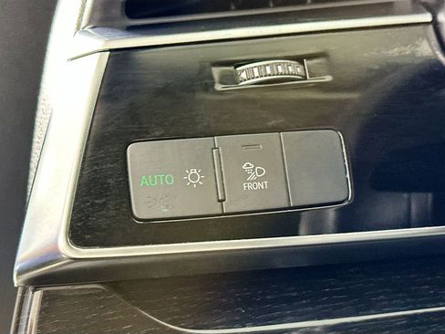 Used 2019 Audi Q8 Premium Plus AWD/4WD image 10