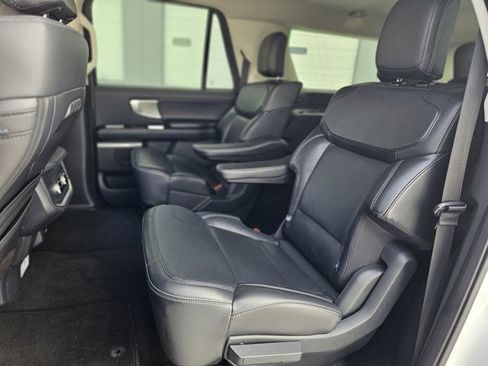 Used 2025 Ford Expedition Max Platinum image 13